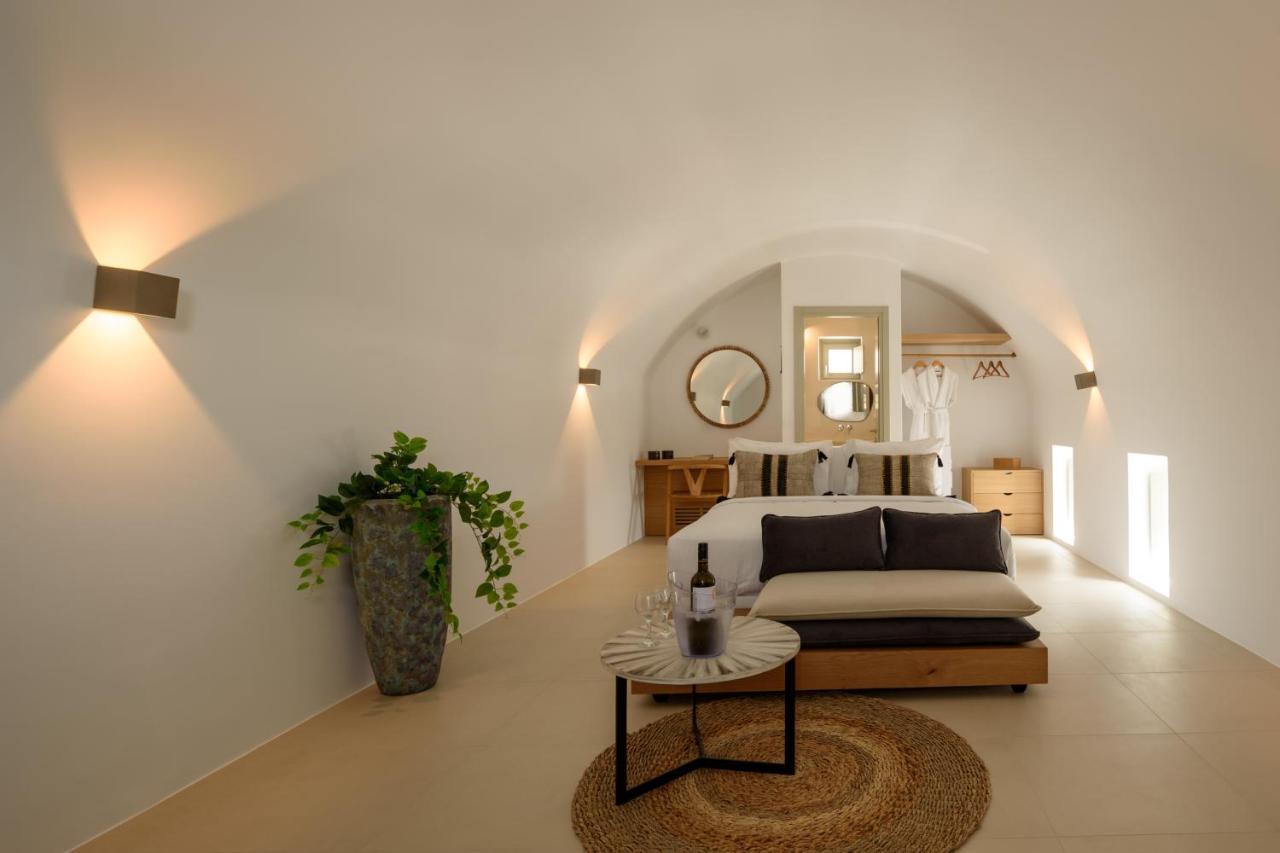 Este Luxury Suites Fira  Exterior foto